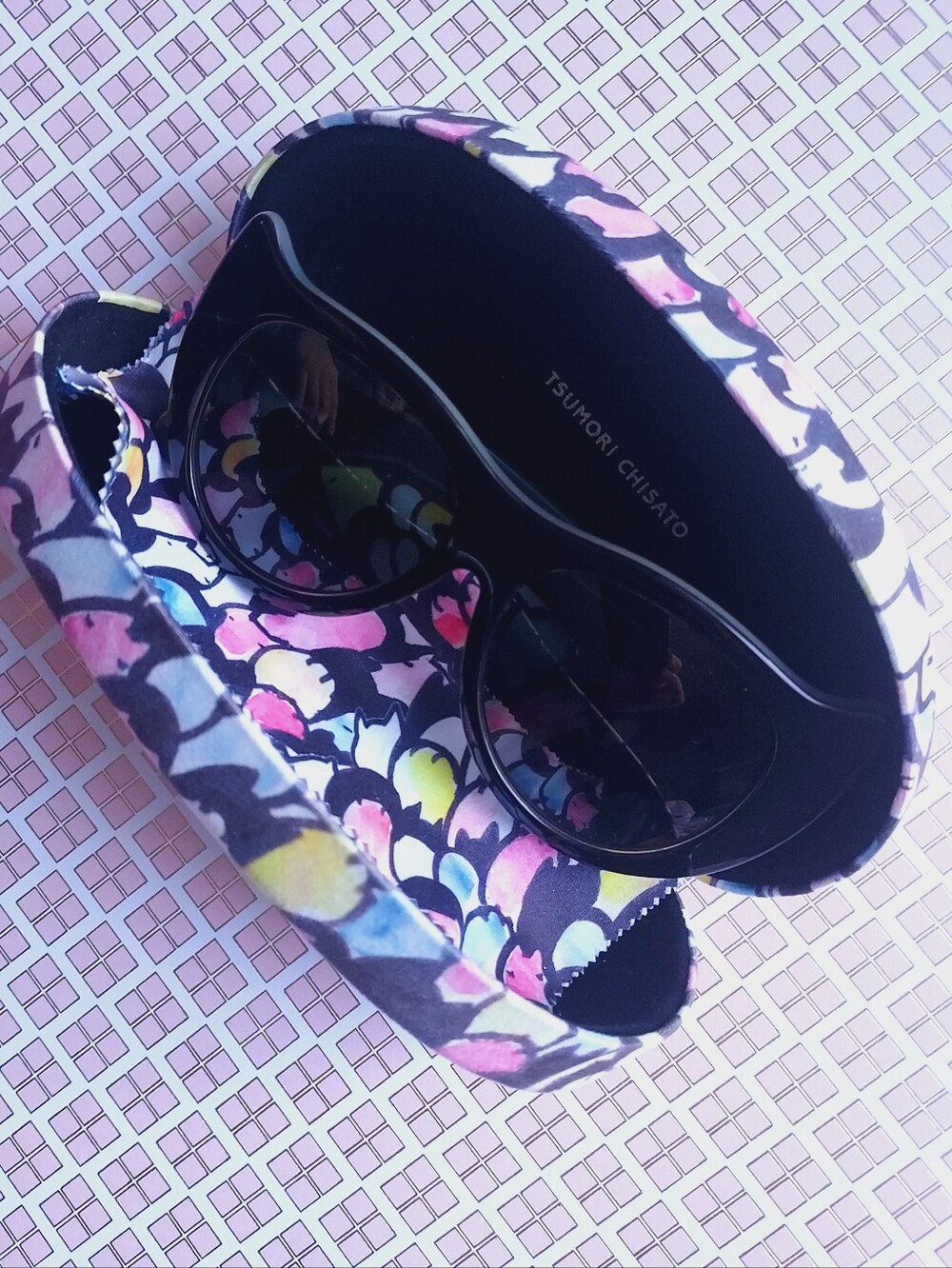 Tsumori Chisato Black Sunglasses with cats pattern colorful Case box cloth set - Picture 16 of 16